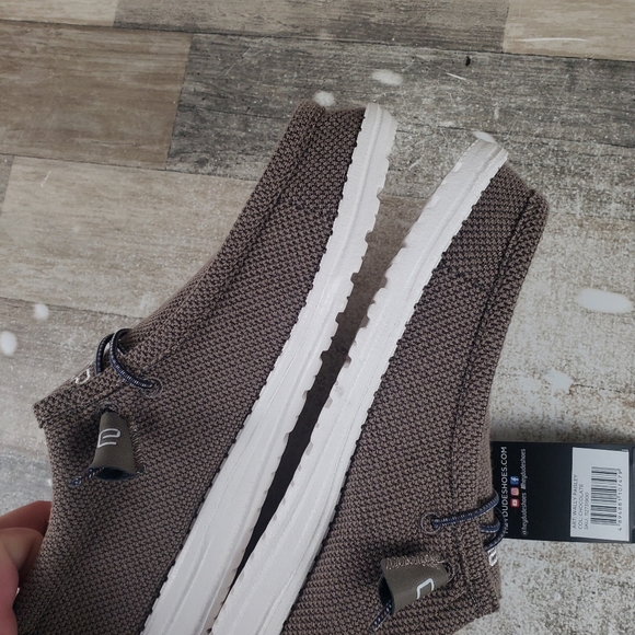 Hey Dude Wally Paisley Shoes Chocolate White Casual Walking Slip-On Shoes NWOB - Picture 10 of 15